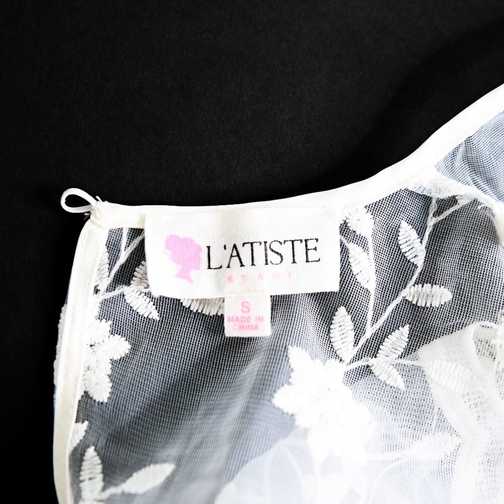 L'ATISTE By Amy Off White Lace Sheer Bodice Open Back Jumper - Size Small - Picture 12 of 14